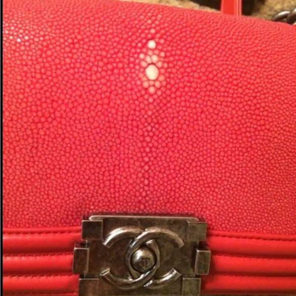 RARE STINGRAY CHANEL BOY BAG - Picture 9 of 15